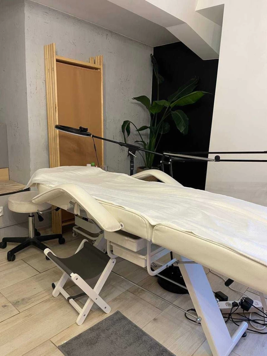 Odstapię działający Salon Kosmetyczny Meduza nail club