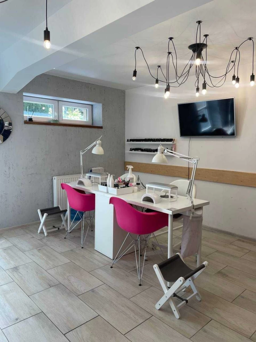 Odstapię działający Salon Kosmetyczny Meduza nail club
