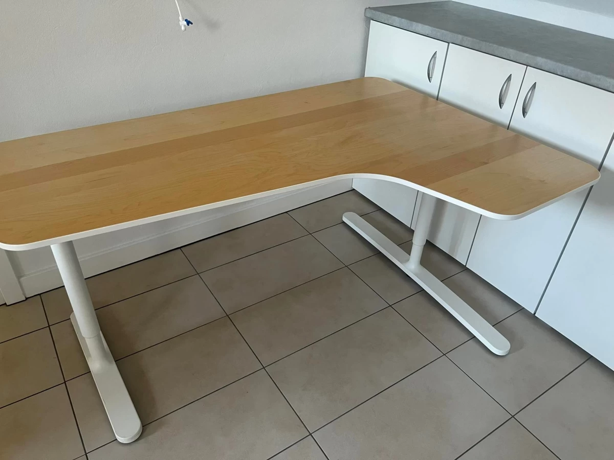 Biurka IKEA Bekant, 2 lewe, 2 prawe
