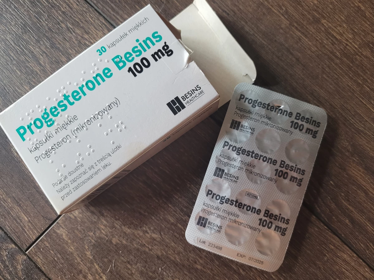 Sprzedam Progesterone Besins 100mg 1/2 op. 15 kaps