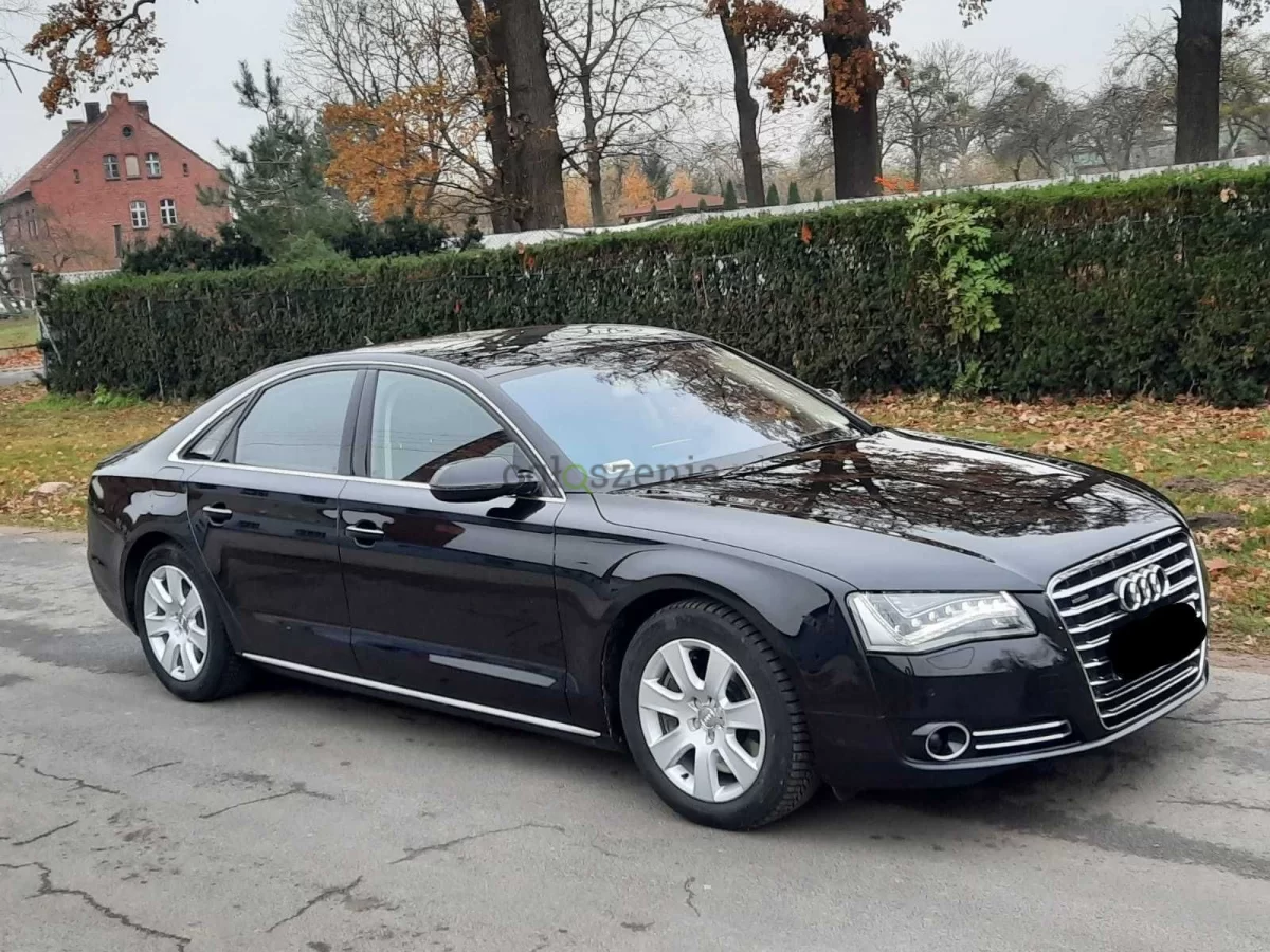 Samochód osobowy Audi A8