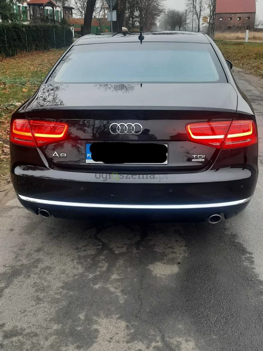 Samochód osobowy Audi A8