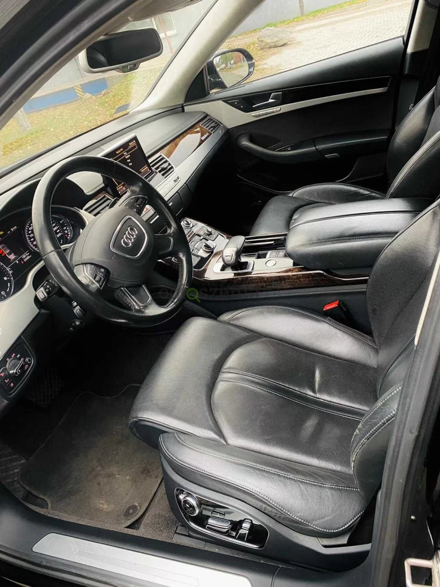 Samochód osobowy Audi A8