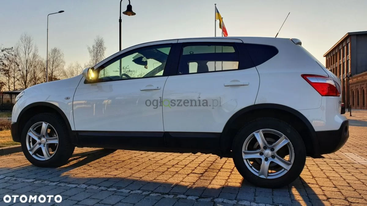 Nissan Qashqai Nissan Qashqai 2.0dci, Lift, Panorama, kamera, hak, silnik z 2013 roku