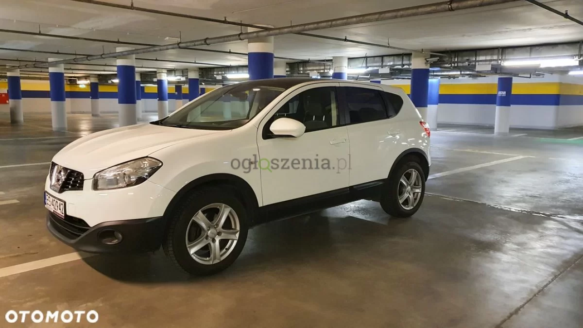 Nissan Qashqai Nissan Qashqai 2.0dci, Lift, Panorama, kamera, hak, silnik z 2013 roku