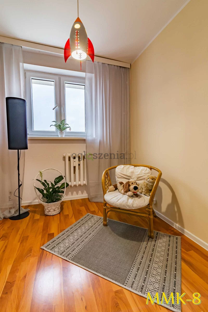 Słoneczne 3 pokoje w środku miasta, 3 piętro, balkon.