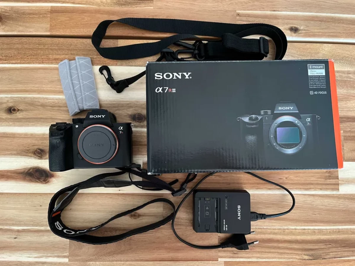 Sprzedam Aparat Sony A7R III, A7R3 jak Nowy