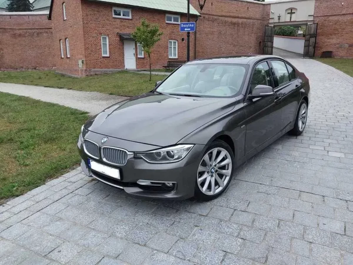 Sprzedam Bmw 328i f30 Modern line niski przebieg