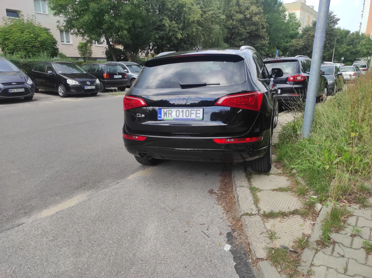 Sprzedam Audi Q5 2.0 TDI Quattro 150KM S tronic