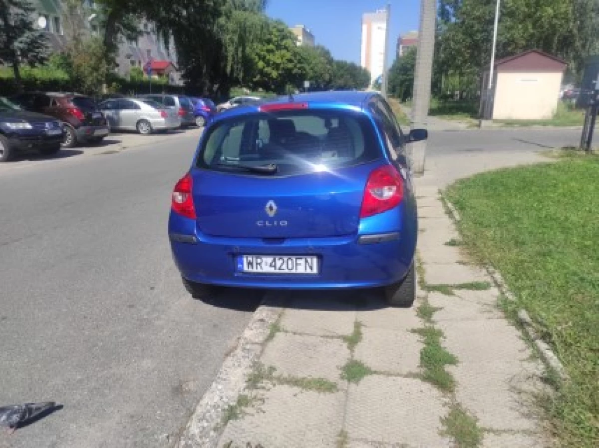 Renault Clio 1.5 DCI Benzyna 70 KM