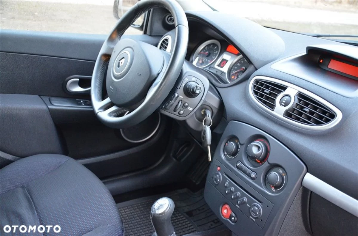 Renault Clio Bezwypadkowy zadbany klima sprowadzony bez wkładu finansowego