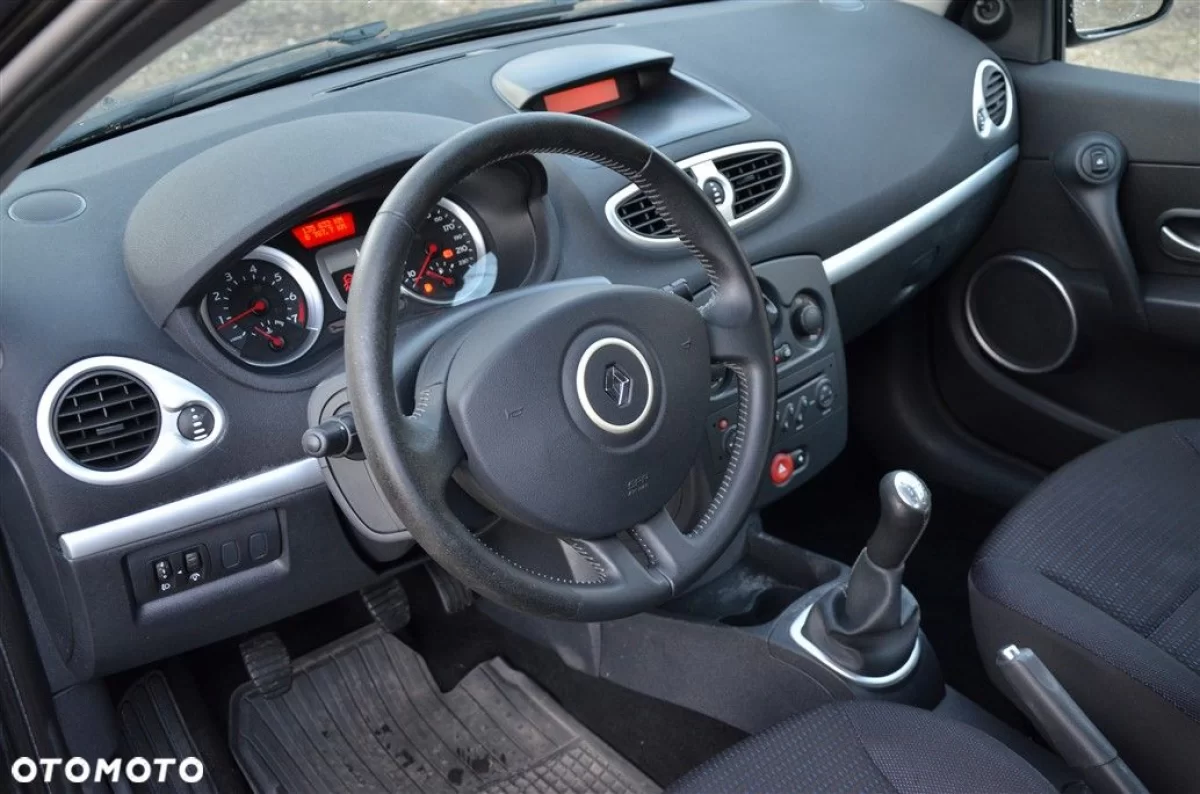 Renault Clio Bezwypadkowy zadbany klima sprowadzony bez wkładu finansowego