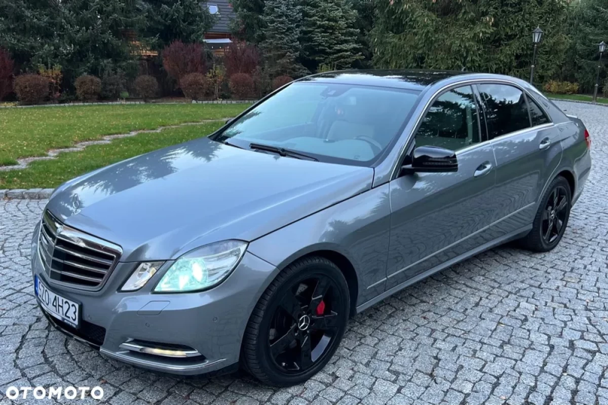 Mercedes-Benz Klasa E 500 4-Matic Elegance 2011