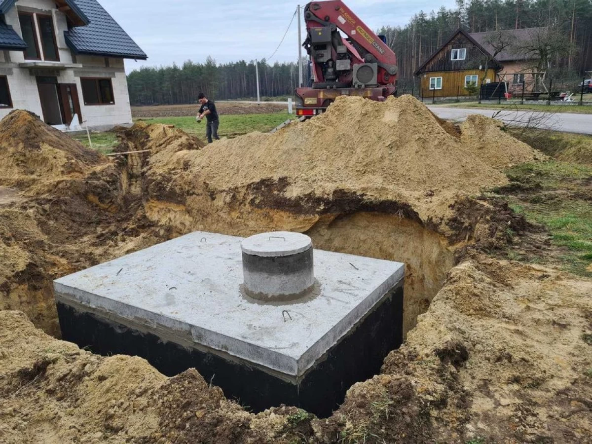 Zbiornik Betonowy Na Wodę Szambo Szamba Betonowe Piwnica Kanał Wykop