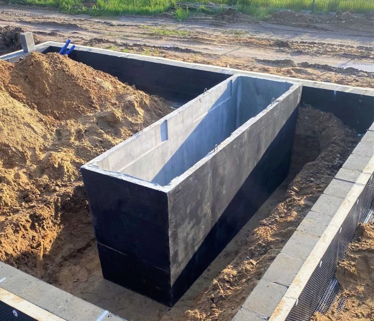 Zbiornik Betonowy Na Wodę Szambo Szamba Betonowe Piwnica Kanał Wykop