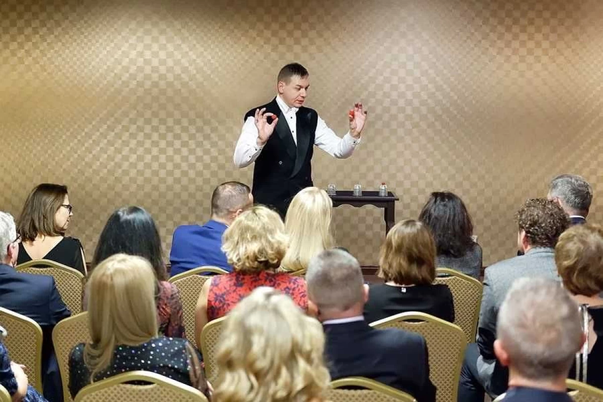 Iluzjonista Magik na Event Wesele Urodziny Pokaz Iluzji dla Dorosłych