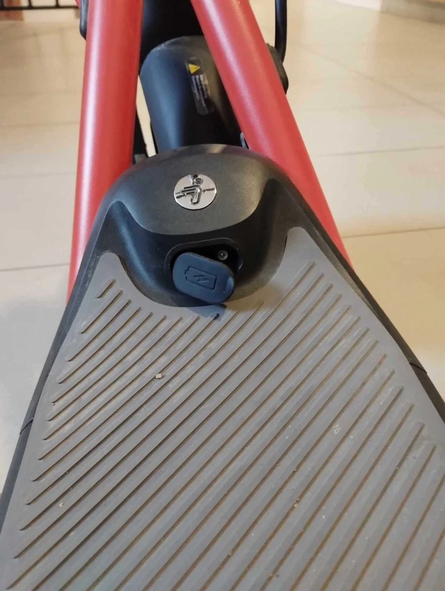 OKAZJA Hulajnoga elektryczna Segway Ninebot D38D + gratisy
