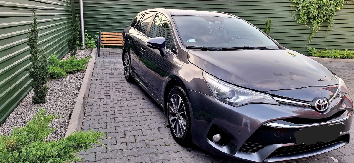 Samochód osobowy TOYOTA AVENSIS 2017