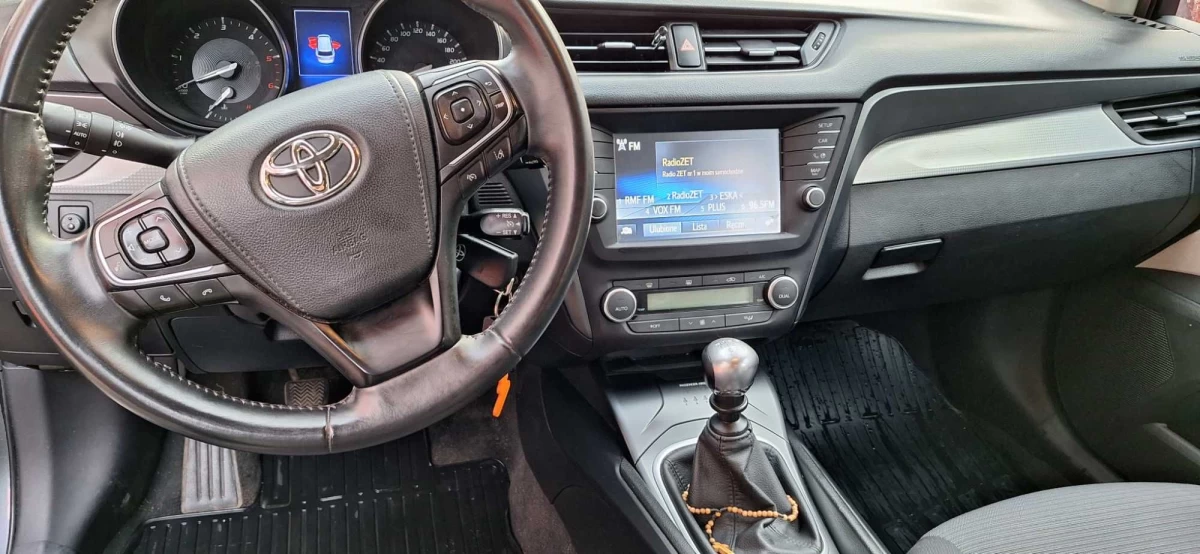 Samochód osobowy TOYOTA AVENSIS 2017