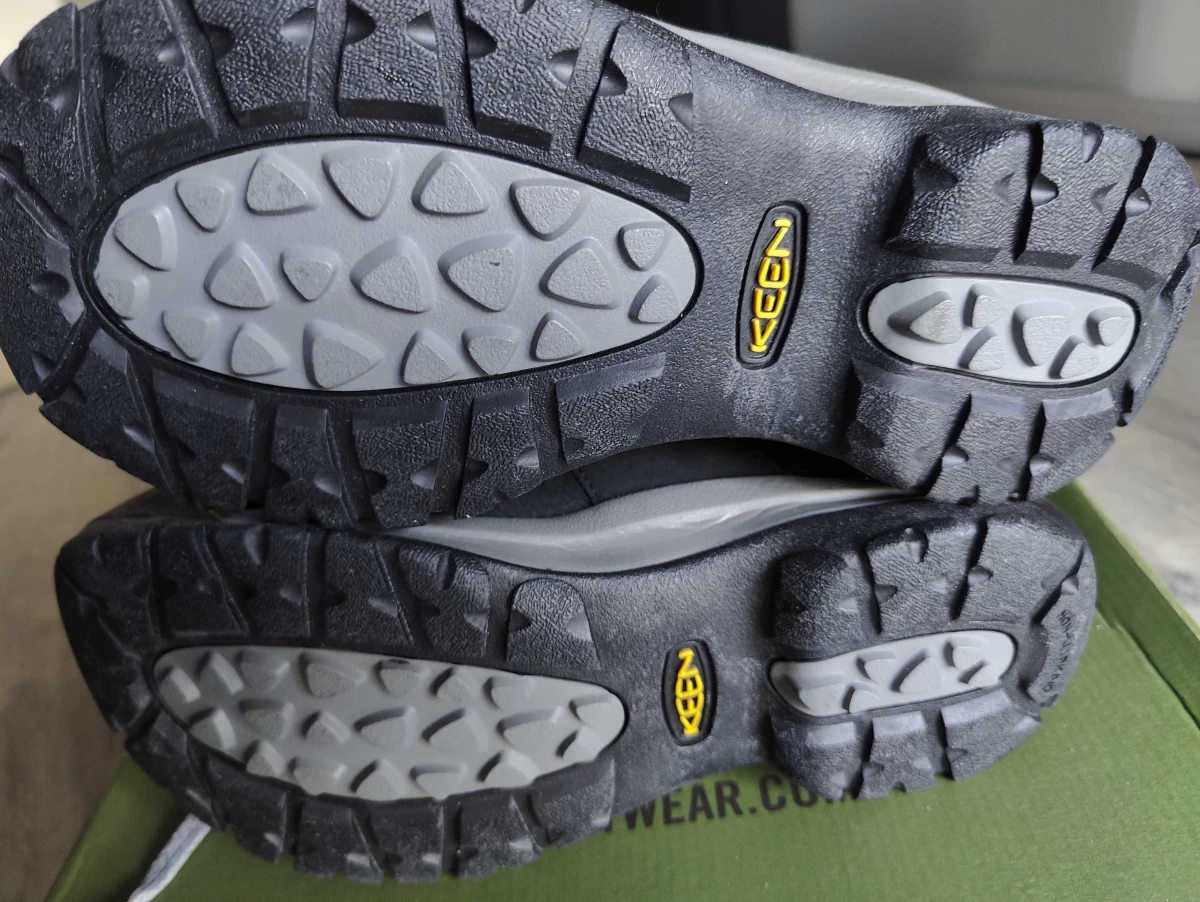 Keen Kaci III zimowe buty trekkingowe damskie r 39.5