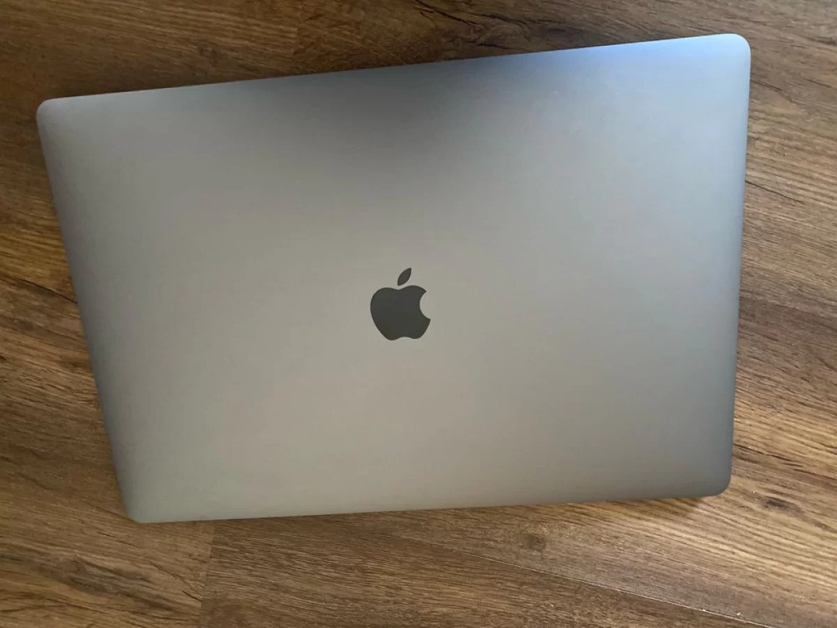 Laptop Macbook Pro 2019 A1990 32GB/500ssd ladowarka hub
