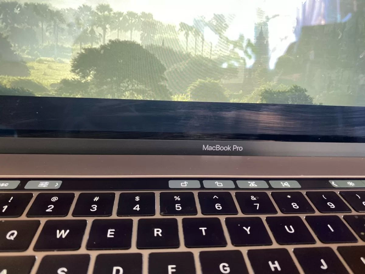 Laptop Macbook Pro 2019 A1990 32GB/500ssd ladowarka hub