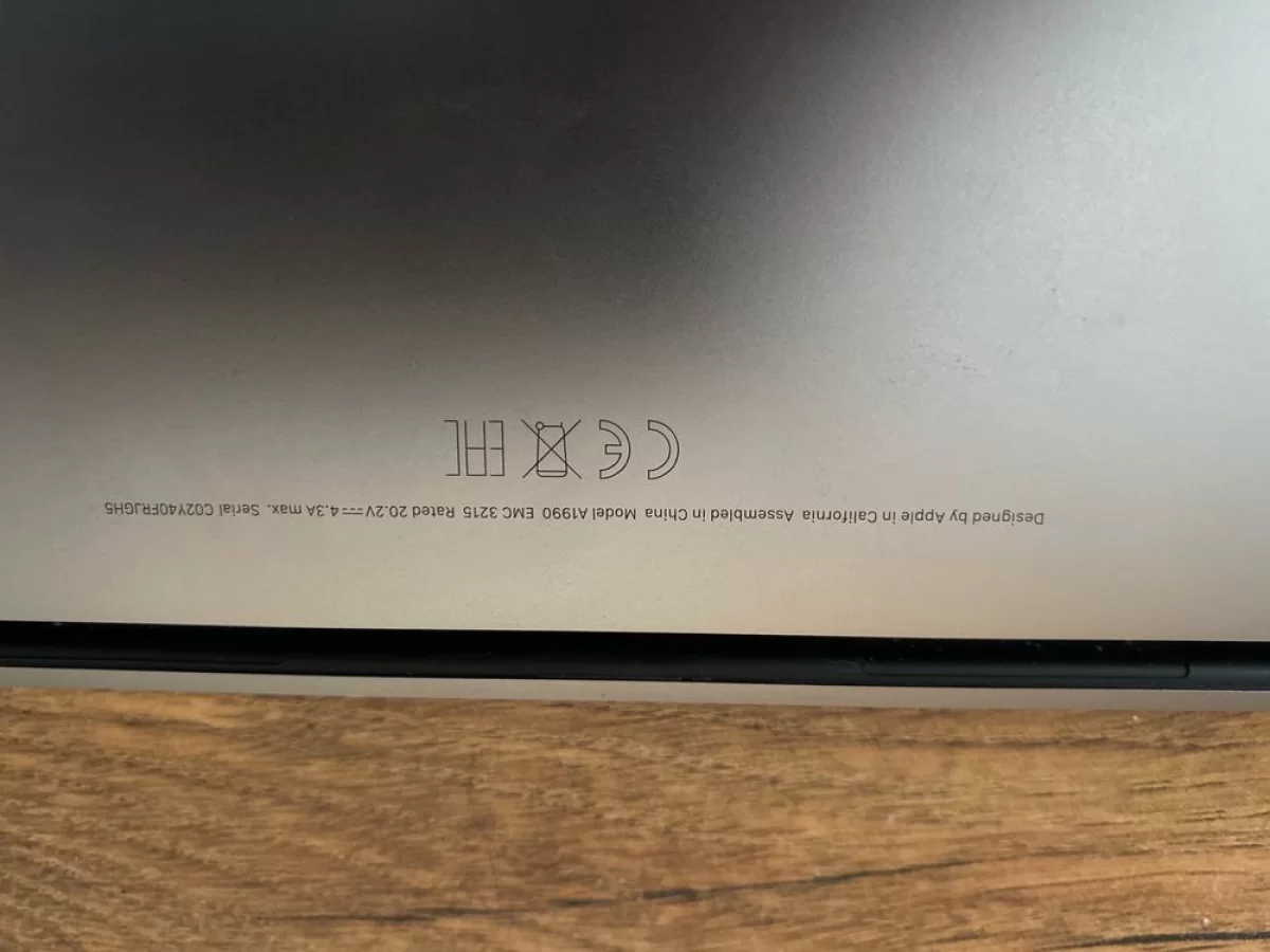 Laptop Macbook Pro 2019 A1990 32GB/500ssd ladowarka hub