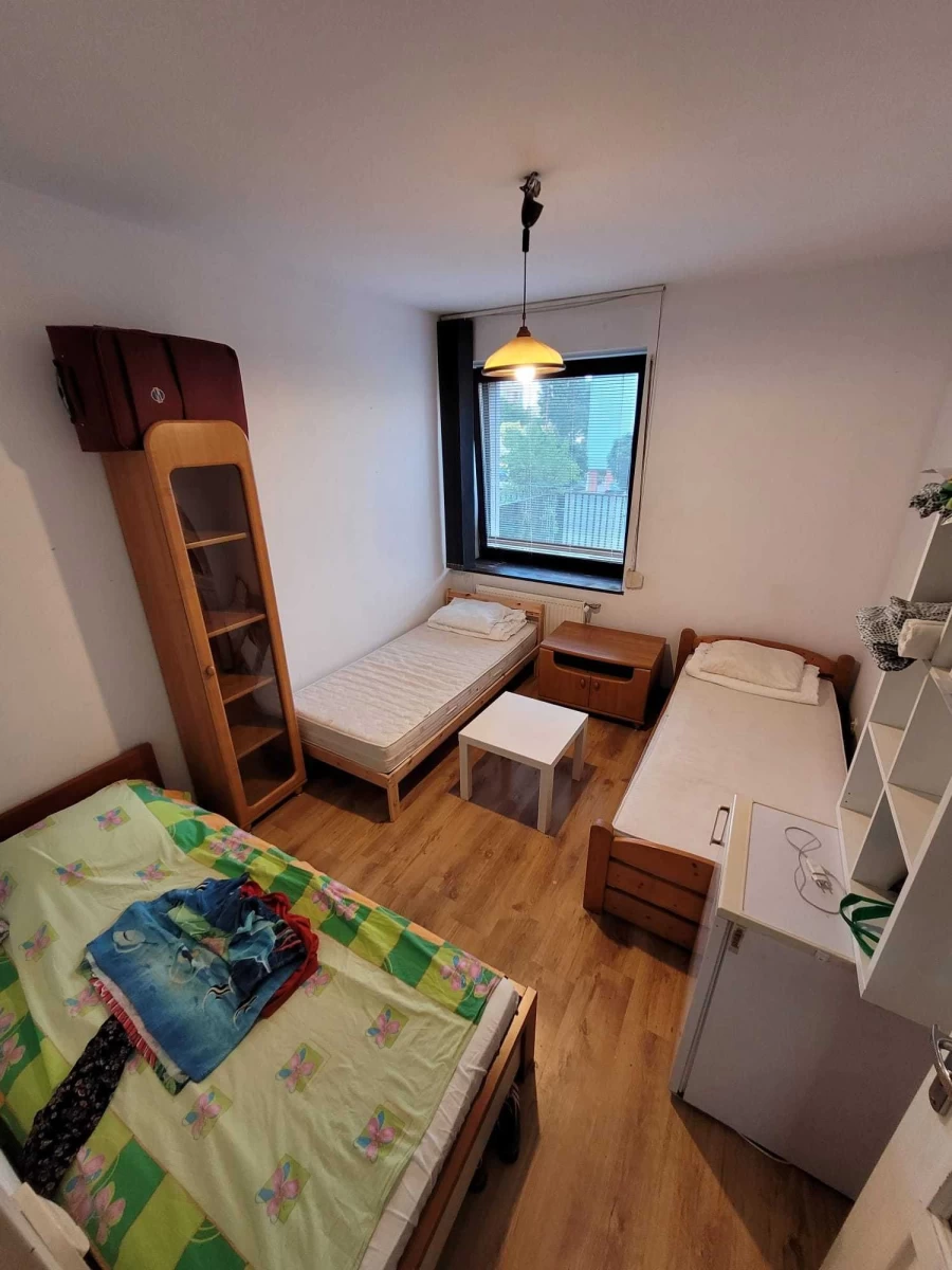 Miejsca w pokojach/ pokoje - aleja Hallera - standard+