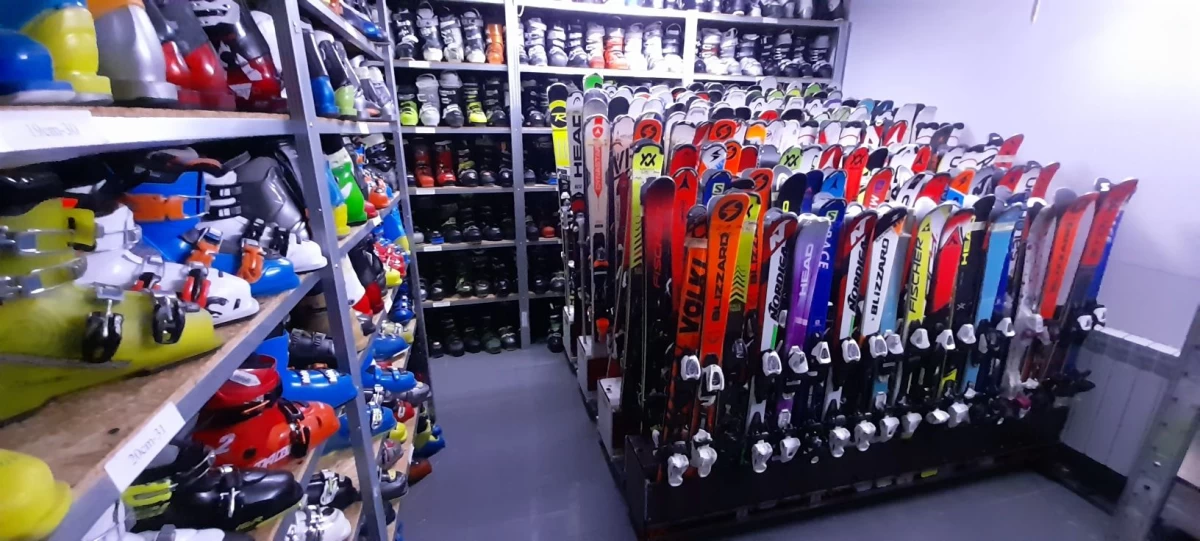 Narty Rossignol Head Elan Blizzard Volkl Fischer Stockli Salomon Atomi