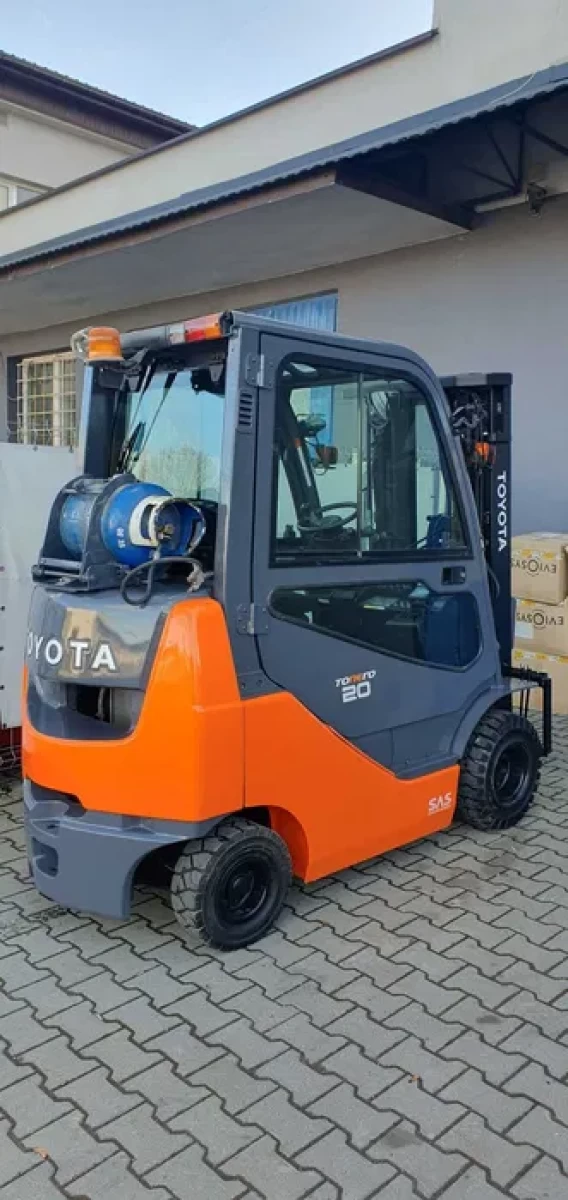 Wózek widłowy TOYOTA 02-8FGKF20 Triplex kabina 4 sekcje 2019