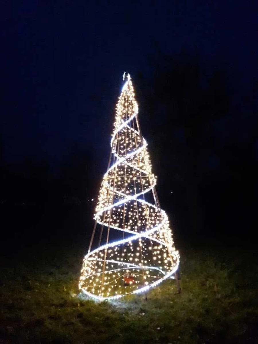 Bajeczna Choinka modern z oświetleniem 3,8m - konstrukcja 3D