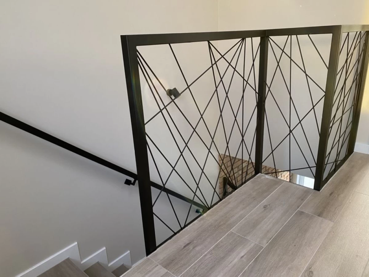 Balustrady poręcze barierki stopnie drewniane konstrukcje stalowe