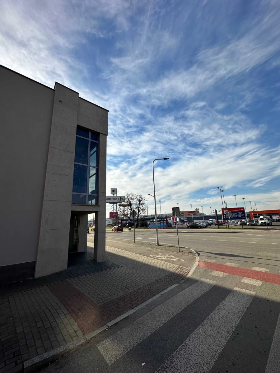 Lokal użytkowy Kędzierzyn ulica Kozielska. okolice Odrzańskie Ogrody