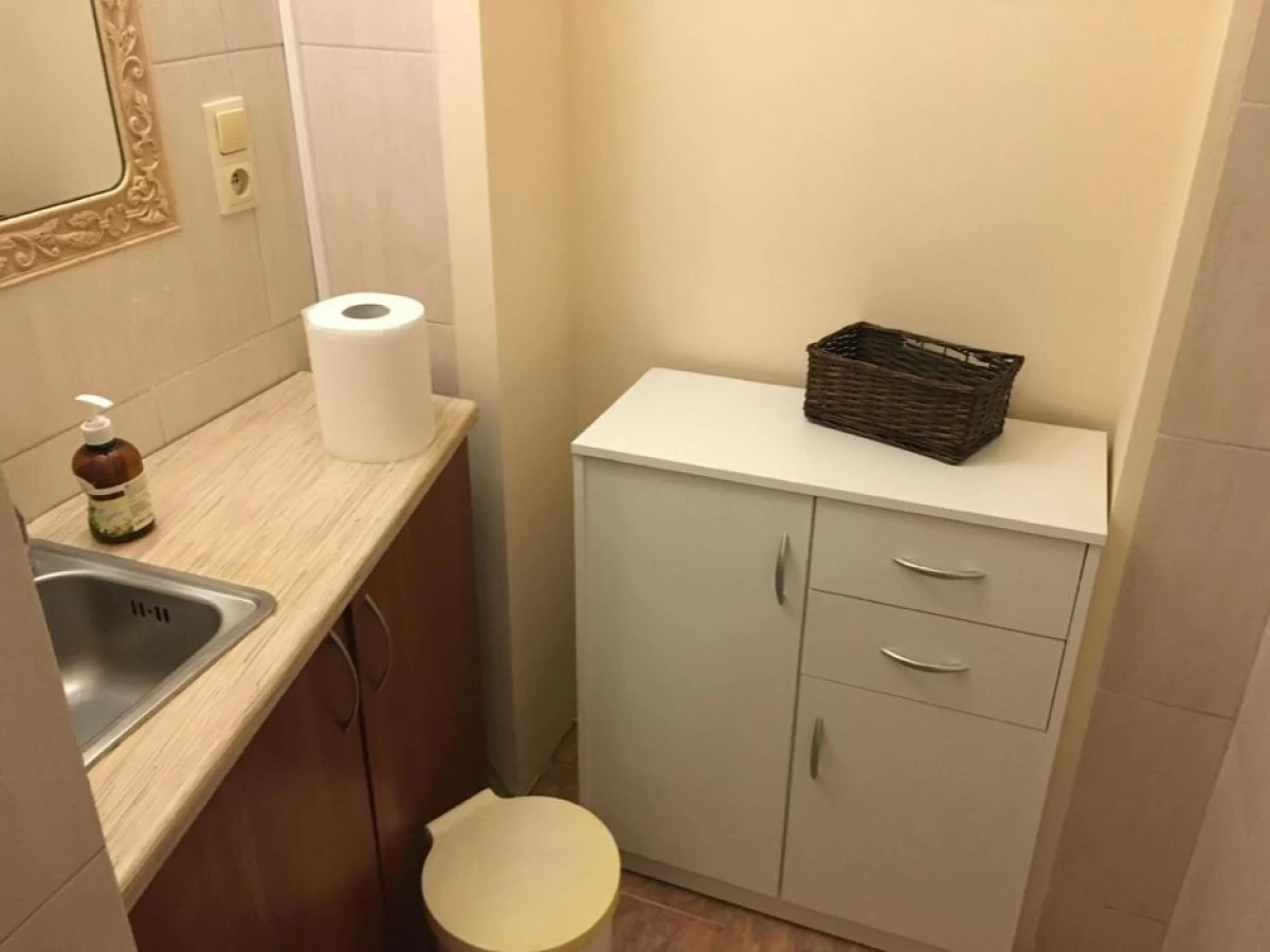Lokal do wynajęcia na PAZNOKCIE, BIURO ITP - prywatny parking