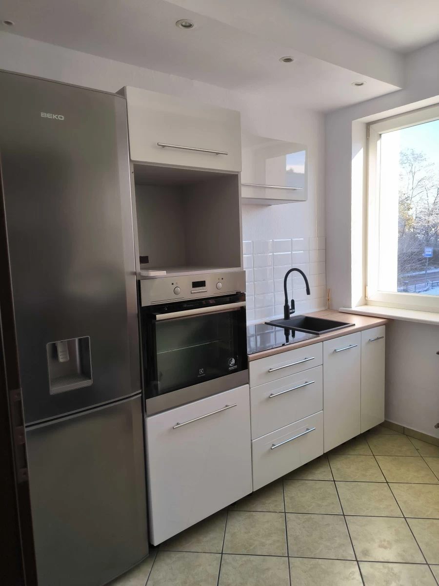 Sprzedam Apartament noclegi Mikołów dom kawalerka mieszkanie pokoje kwatera