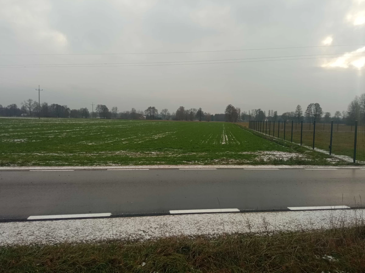 Działka z warunkami zabudowy Sarnówek po trasie do Poddębic