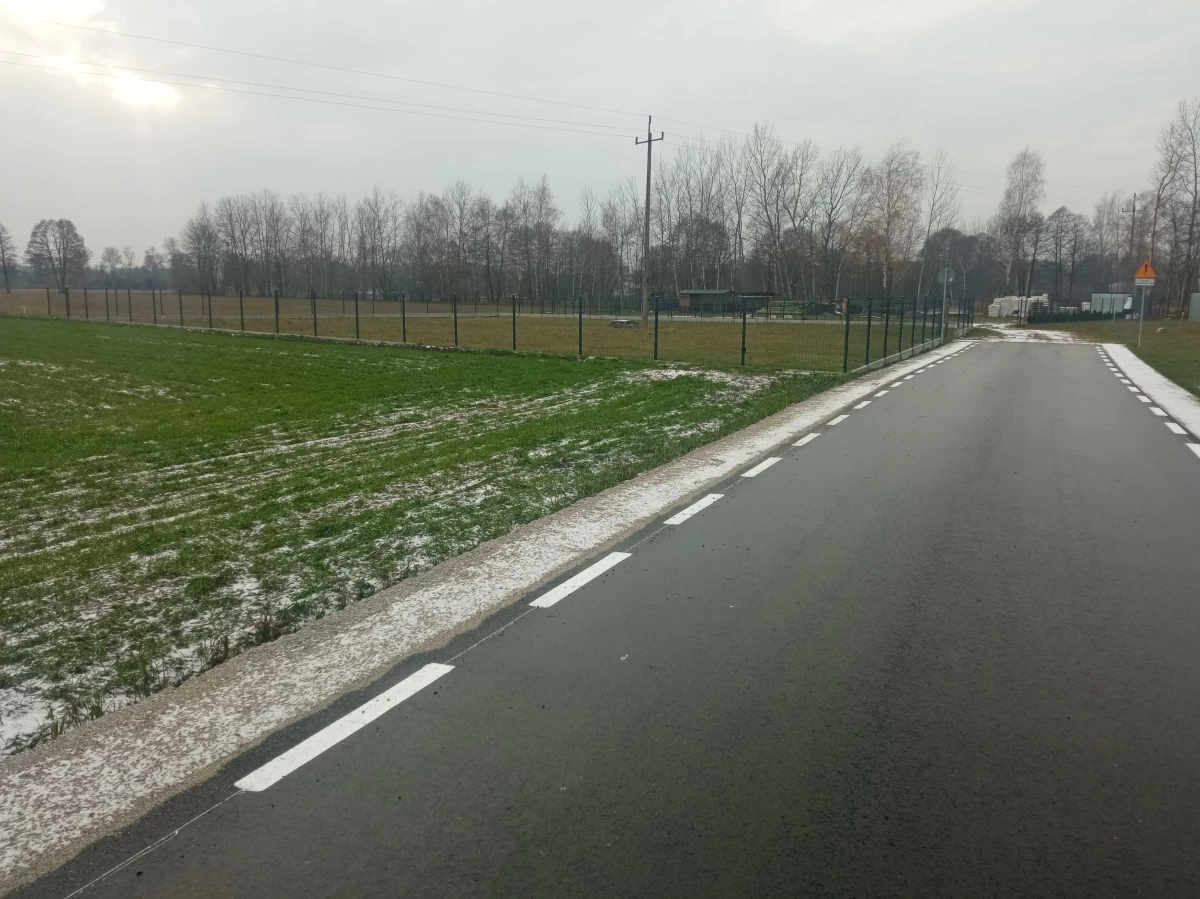 Działka z warunkami zabudowy Sarnówek po trasie do Poddębic