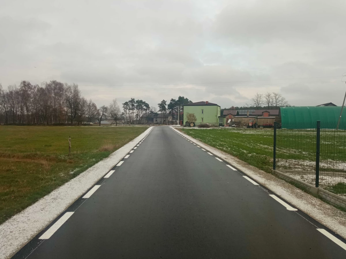 Działka z warunkami zabudowy Sarnówek po trasie do Poddębic