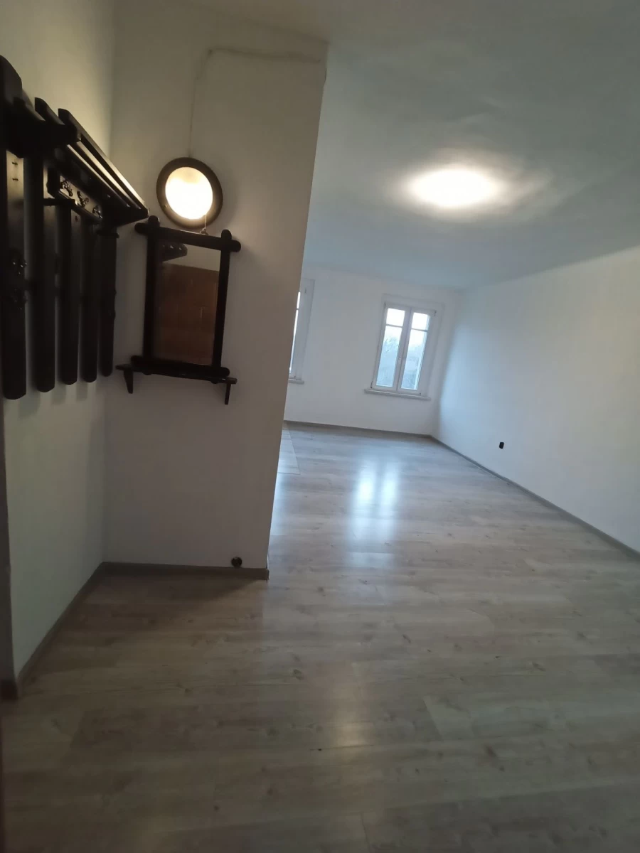 Sprzedam kawalerke Czernica