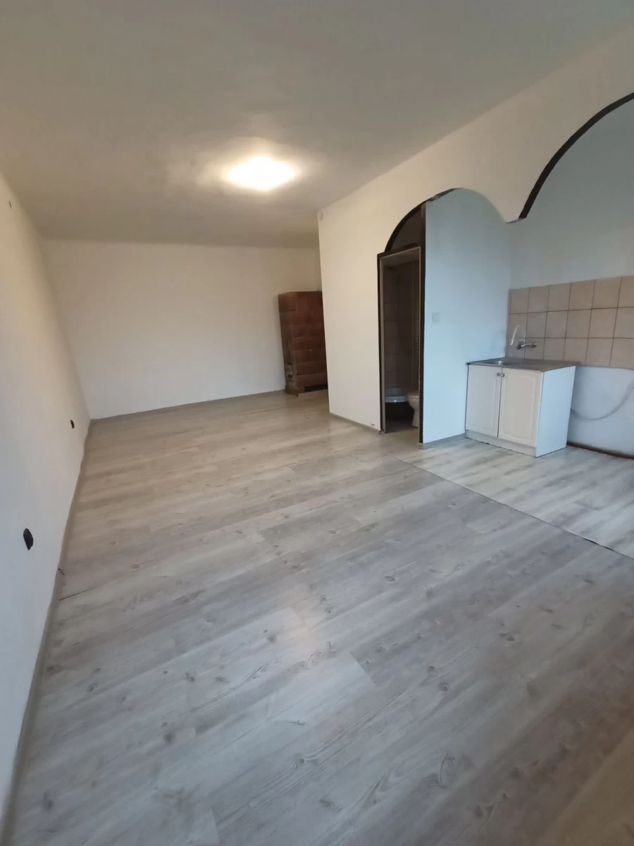 Sprzedam kawalerke Czernica