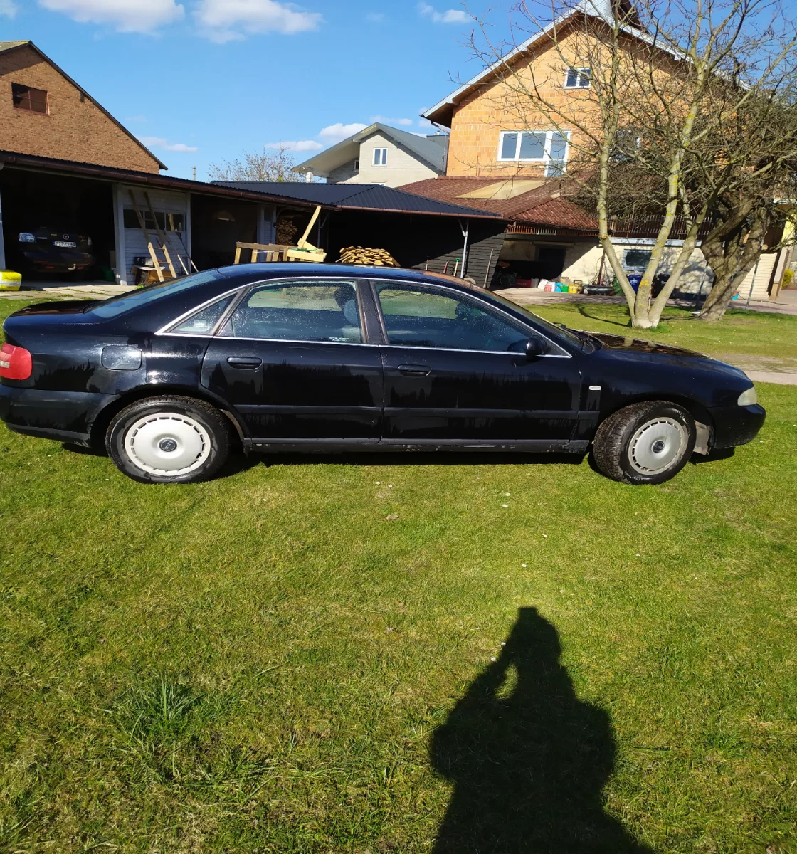 Samochód Osobowy czterodrzwiowy Audi A4 2.5 tdi