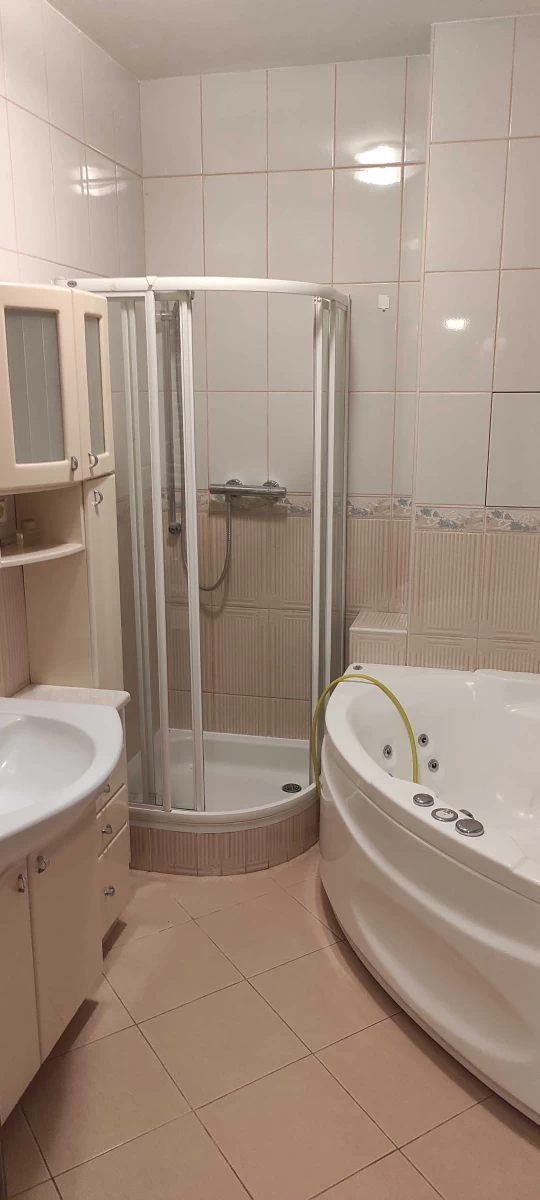 Wynajmę mieszkanie Bemowo 3 pokoje 84m2 z garażem i ogródkiem