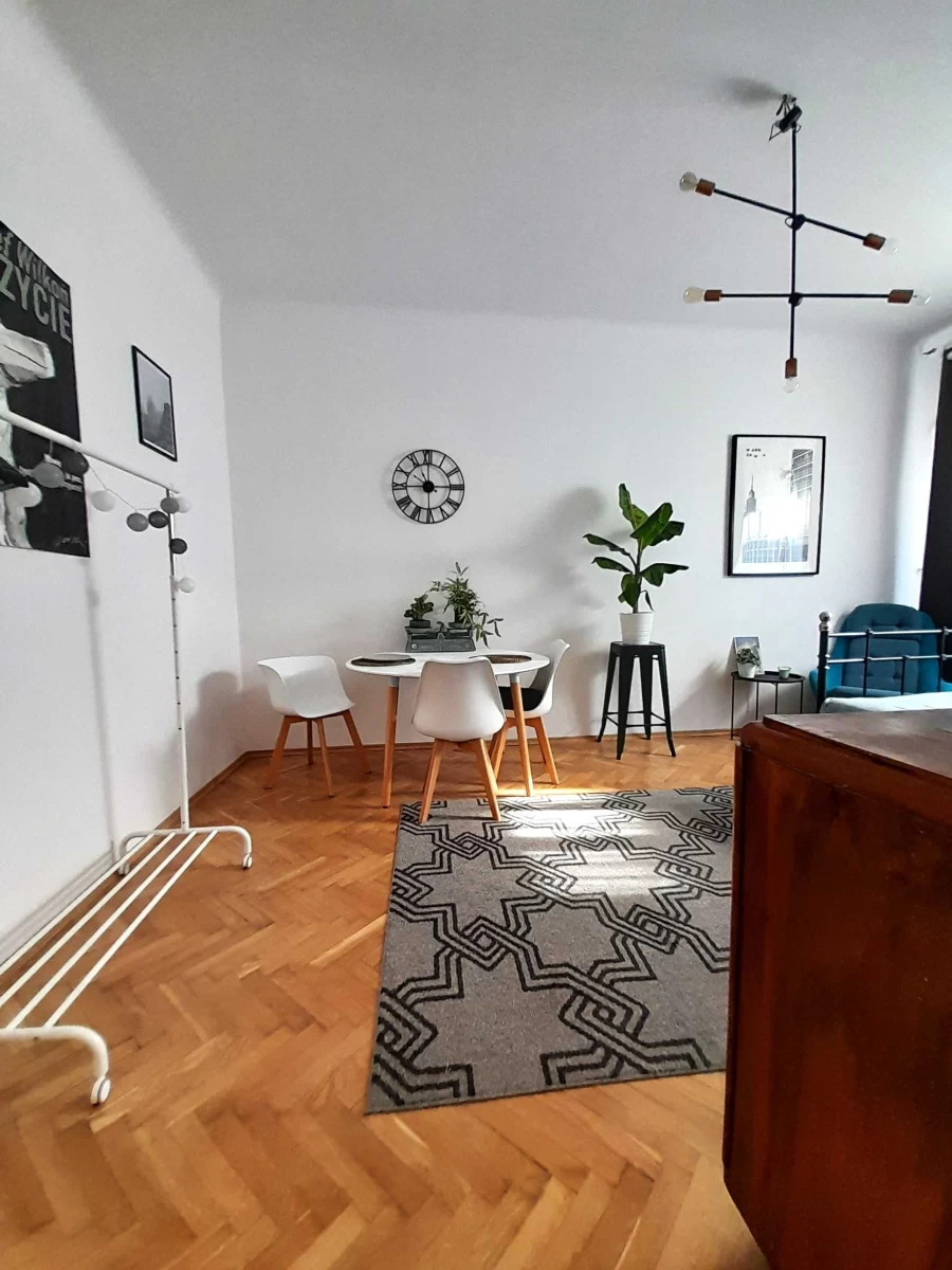 Sprzedam Wyjątkowe mieszkanie Warszawa z pełnym wyposażeniem i meblami przy Koneserze
