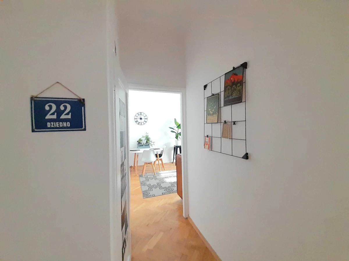 Sprzedam Wyjątkowe mieszkanie Warszawa z pełnym wyposażeniem i meblami przy Koneserze