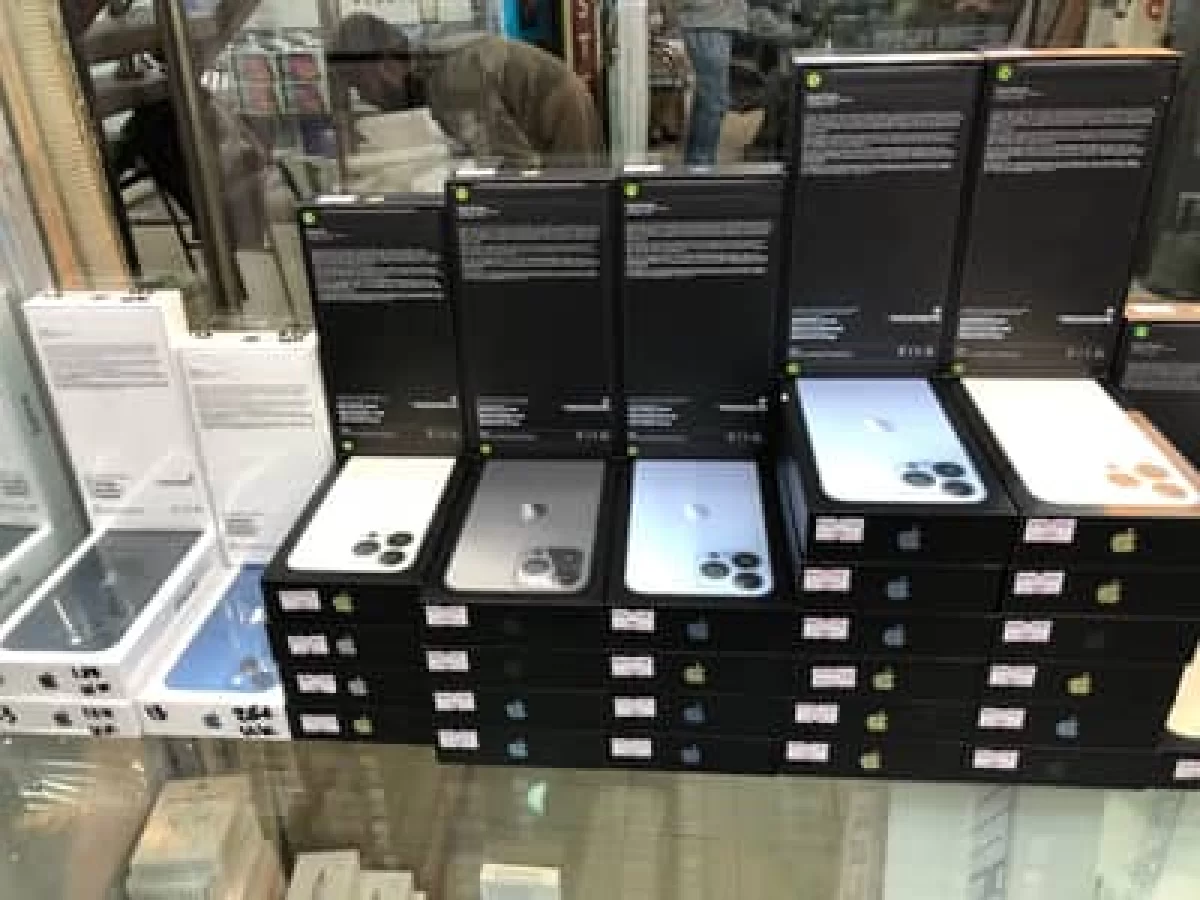 Apple iPhone , Samsung Galaxy , Huawei , PlayStation