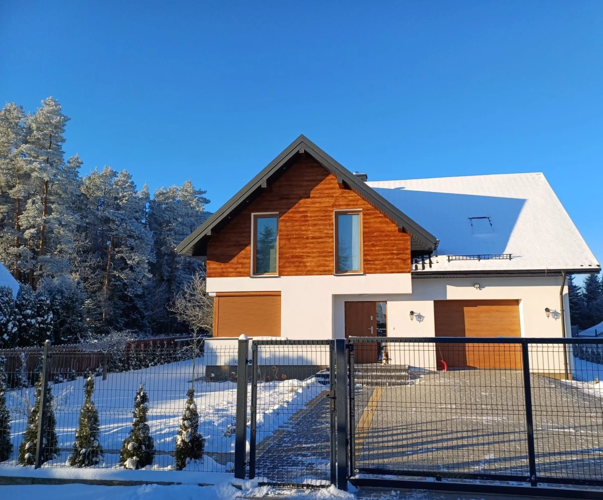 Sprzedam dom nad jeziorem Becejły