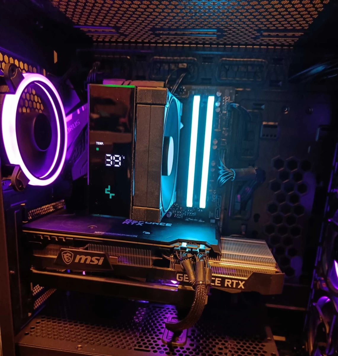 Komputer do gier Ryzen 7 5800x/ RTX 3070/ 1TB/ Wyświetlacz