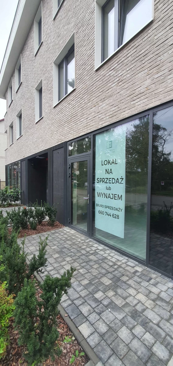 Przeszklony nowoczesny lokal idealny pod osiedlową kawiarnię Kraków