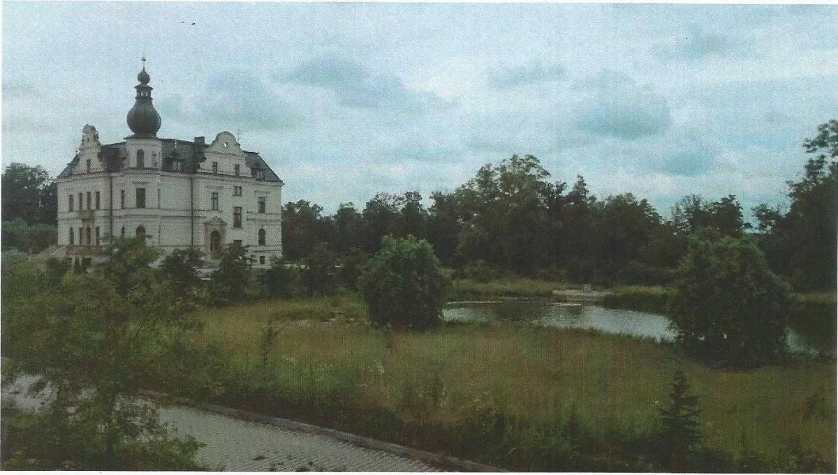 Zespół pałacowo-parkowy Biskupice Podgórne