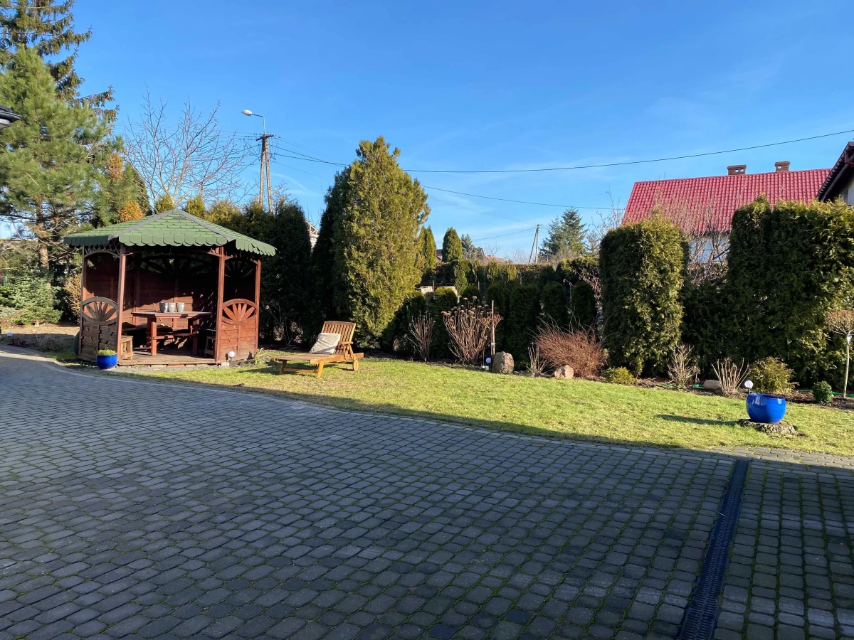 Sprzedam dom w Radominie z działką 8,8 ar